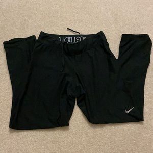Nike cropped sports leggings